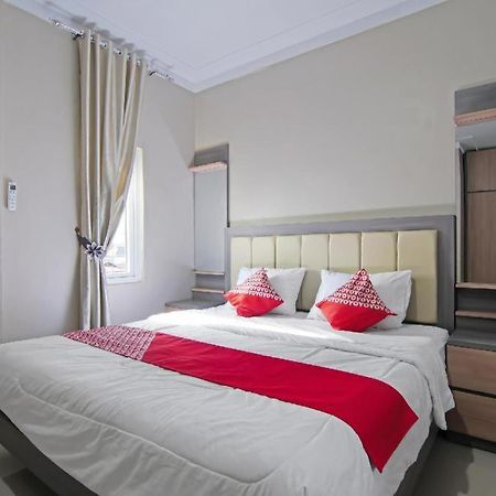 Oyo 91681 Raysa Homestay Pekanbaru Kültér fotó