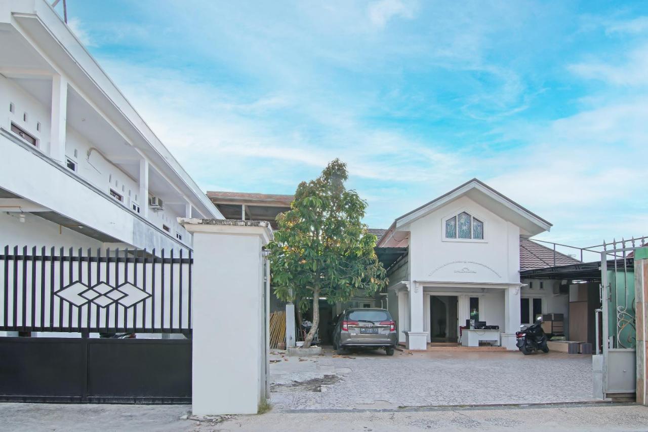 Oyo 91681 Raysa Homestay Pekanbaru Kültér fotó