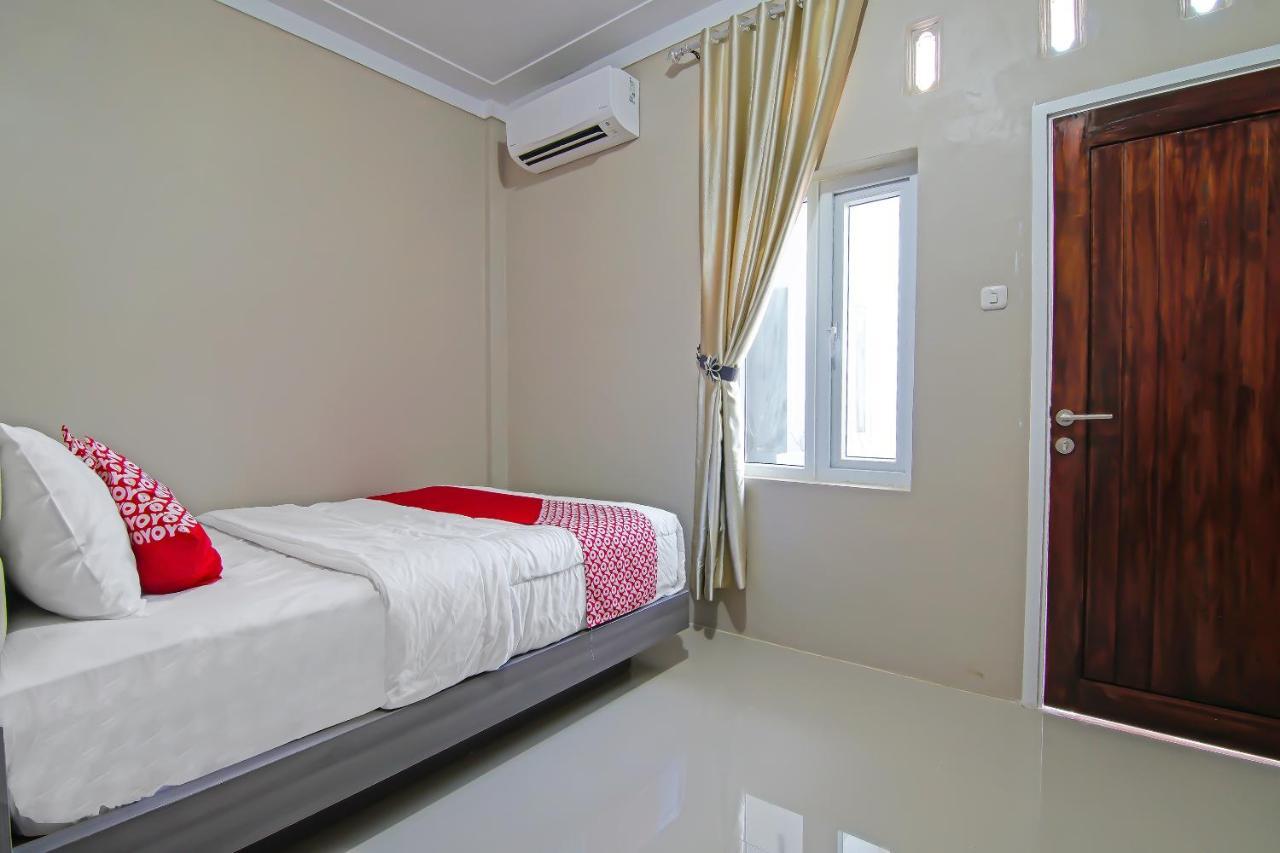 Oyo 91681 Raysa Homestay Pekanbaru Kültér fotó