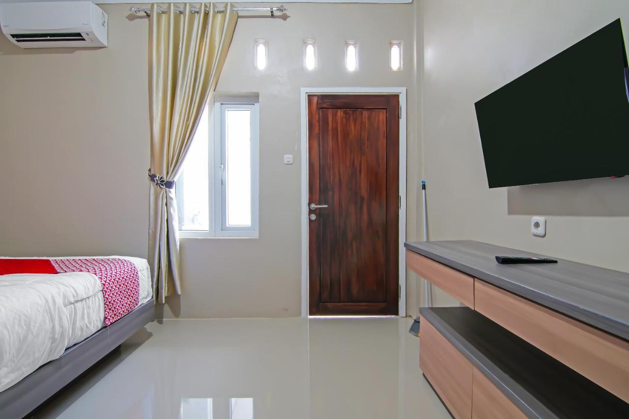 Oyo 91681 Raysa Homestay Pekanbaru Kültér fotó