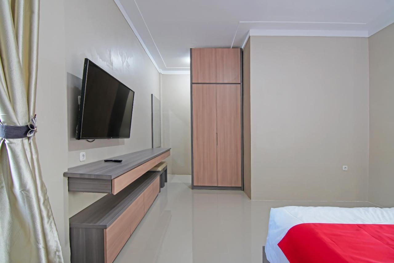 Oyo 91681 Raysa Homestay Pekanbaru Kültér fotó