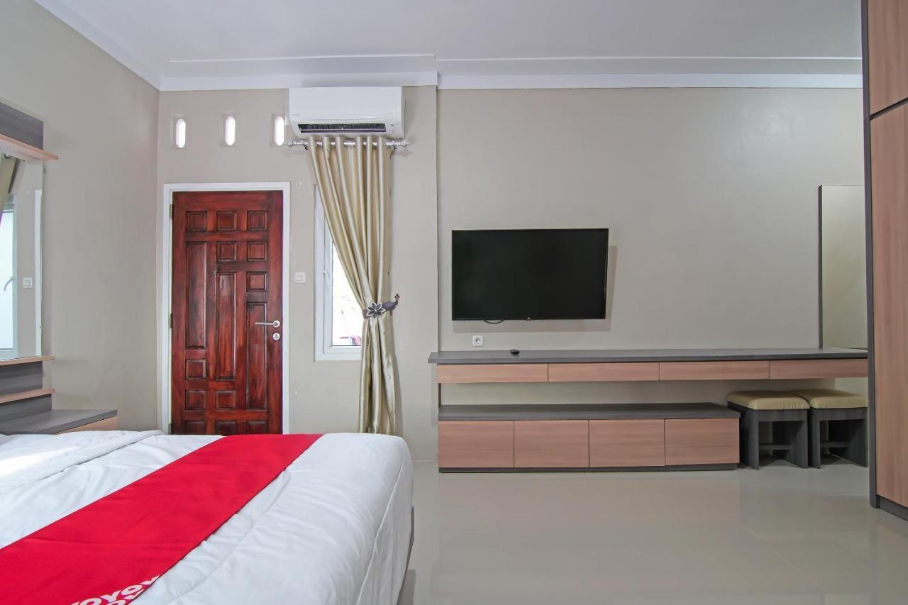 Oyo 91681 Raysa Homestay Pekanbaru Kültér fotó