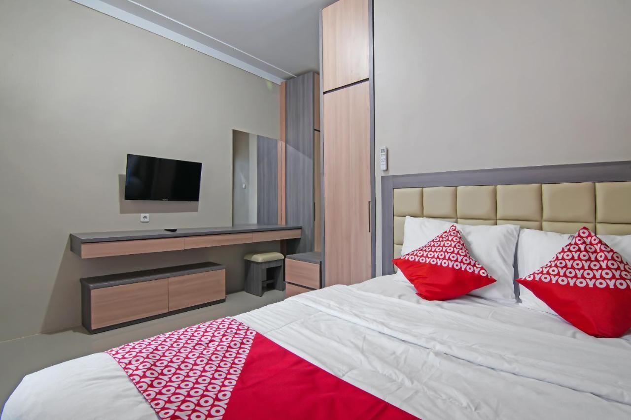 Oyo 91681 Raysa Homestay Pekanbaru Kültér fotó